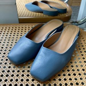 Loq Mules in Blue